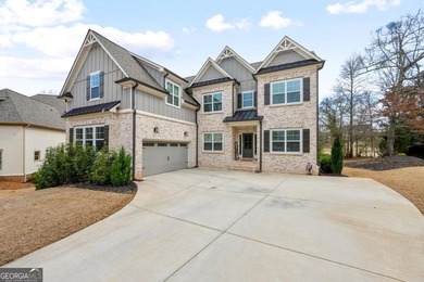 There are homes on the golf course... and then there are homes - photo 2