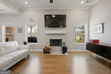 There are homes on the golf course... and then there are homes - photo 10