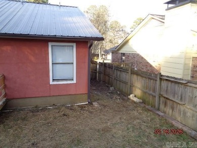 VA owned Property. One story Brick and frame home on a nice - photo 22