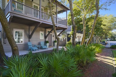 Designed by Robert Orr, this home is perfectly positioned on a - photo 2
