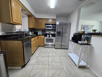 LOCATION, LIFESTYLE, AND OPPORTUNITY! Welcome to 1430 Parkview - photo 2