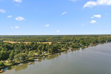 Water Access/Water View Brick Rancher in the well- established - photo 22