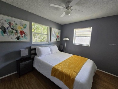 LOCATION, LIFESTYLE, AND OPPORTUNITY! Welcome to 1430 Parkview - photo 4