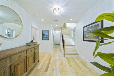 Designed by Robert Orr, this home is perfectly positioned on a - photo 5