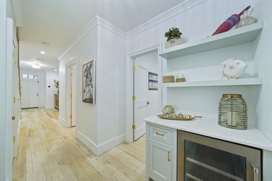 Designed by Robert Orr, this home is perfectly positioned on a - photo 6