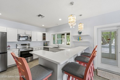 Two Units: 2/2 and 2/1 as duplex w/ common indoor laundry and - photo 28
