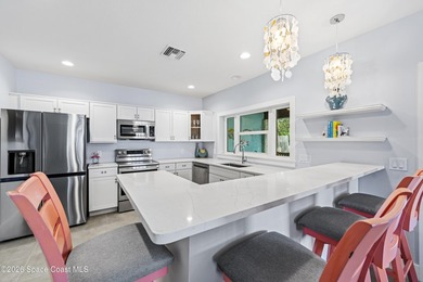 Two Units: 2/2 and 2/1 as duplex w/ common indoor laundry and - photo 31