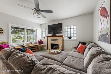 Two Units: 2/2 and 2/1 as duplex w/ common indoor laundry and - photo 33