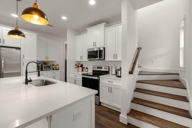 PRICED TO SELL!! CLOSEST FREEPORT COMMUNITY TO THE 30a - photo 4