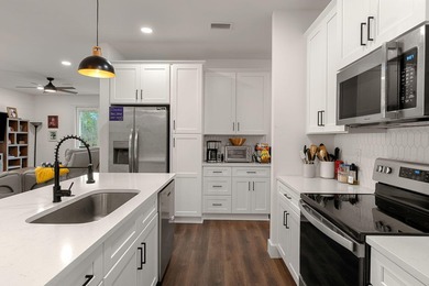 PRICED TO SELL!! CLOSEST FREEPORT COMMUNITY TO THE 30a - photo 5