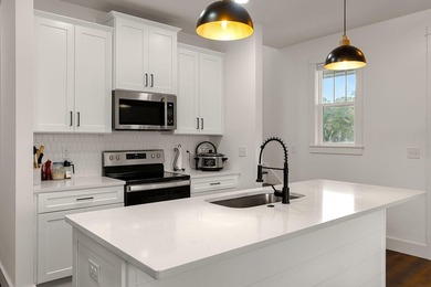 PRICED TO SELL!! CLOSEST FREEPORT COMMUNITY TO THE 30a - photo 6