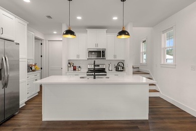PRICED TO SELL!! CLOSEST FREEPORT COMMUNITY TO THE 30a - photo 7