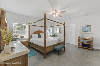 Two Units: 2/2 and 2/1 as duplex w/ common indoor laundry and - photo 39