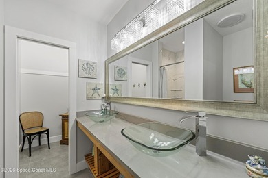 Two Units: 2/2 and 2/1 as duplex w/ common indoor laundry and - photo 40