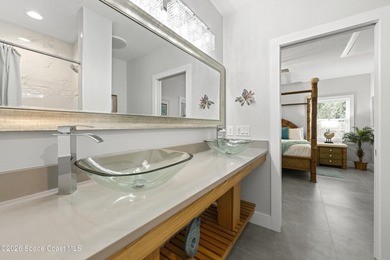 Two Units: 2/2 and 2/1 as duplex w/ common indoor laundry and - photo 41