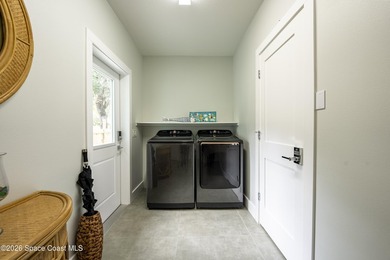 Two Units: 2/2 and 2/1 as duplex w/ common indoor laundry and - photo 48