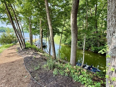 Very rare opportunity to live on Lamb Lake with a level front - photo 12