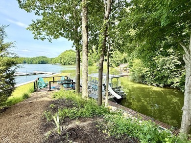 Very rare opportunity to live on Lamb Lake with a level front - photo 13