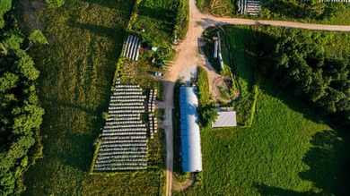The Stansberry Creek Ranch is located just 10 miles south of - photo 13