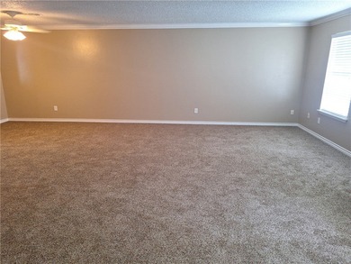 Perfect 2 bed 2 1/2 bath 2 car garage located in the Calallen - photo 14