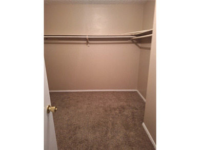 Perfect 2 bed 2 1/2 bath 2 car garage located in the Calallen - photo 16