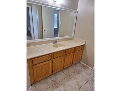 Perfect 2 bed 2 1/2 bath 2 car garage located in the Calallen - photo 22