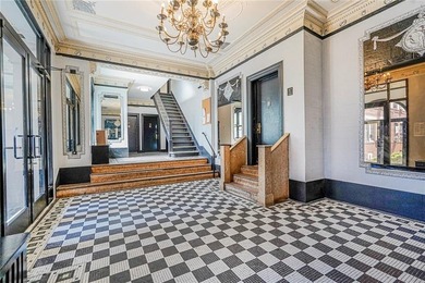 Bright and newly renovated 1-bedroom, 1-bath co-op in - photo 3