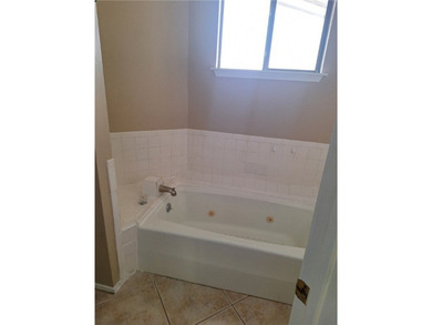 Perfect 2 bed 2 1/2 bath 2 car garage located in the Calallen - photo 24