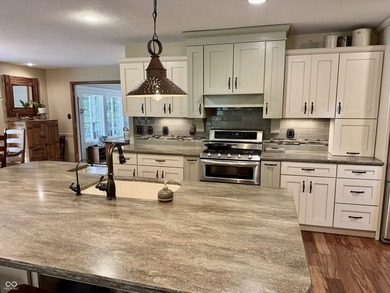 Very rare opportunity to live on Lamb Lake with a level front - photo 24