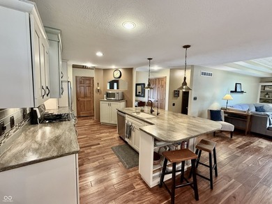 Very rare opportunity to live on Lamb Lake with a level front - photo 35