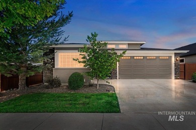 Beautifully designed with timeless Mid-Century Modern style - photo 1