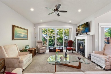 Beautifully designed with timeless Mid-Century Modern style - photo 7