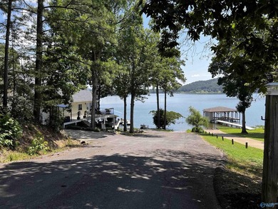 Are you looking for land to build on with water access to the - photo 3
