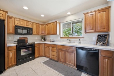 MLS# 294360 Welcome home to the Condos at Canyon Lakes. This - photo 9
