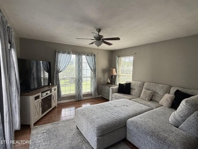 Welcome home to this beautiful traditional two-story residence - photo 11