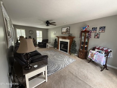 Welcome home to this beautiful traditional two-story residence - photo 12