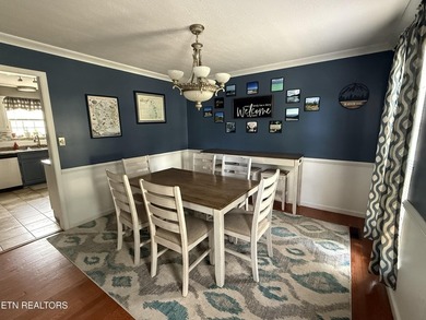 Welcome home to this beautiful traditional two-story residence - photo 14