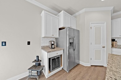 LOCATION! GATED COMMUNITY! MOVE IN READY! RENTALS SIX MONTHS OR - photo 15