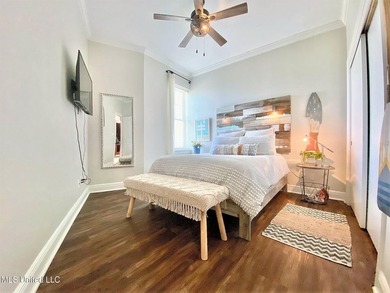Imagine waking up to pool and Gulf views every day. Spacious - photo 17