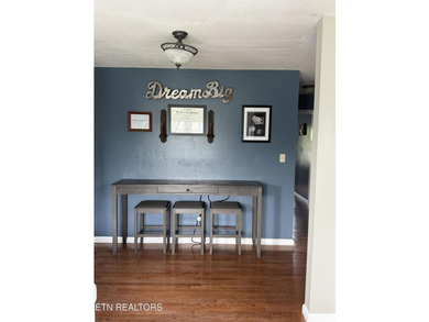Welcome home to this beautiful traditional two-story residence - photo 19