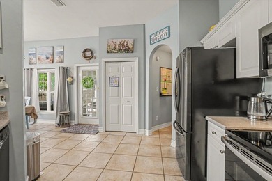 Spacious 4-bedroom, 2-bath home situated on a desirable corner - photo 19