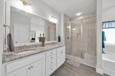 LOCATION! GATED COMMUNITY! MOVE IN READY! RENTALS SIX MONTHS OR - photo 22