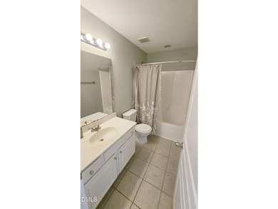 Lakefront 3 Bedroom townhome in a very nice quiet neighborhood - photo 22