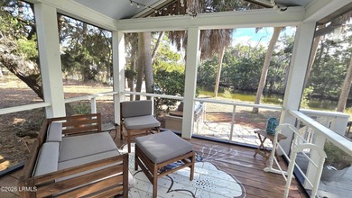 Beautifully renovated home: the prefect blend of coastal living - photo 4