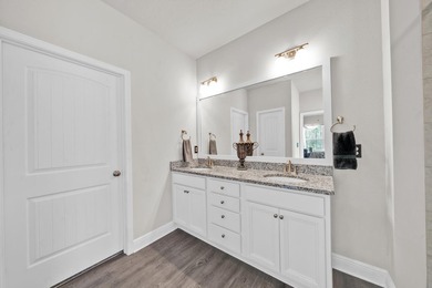 LOCATION! GATED COMMUNITY! MOVE IN READY! RENTALS SIX MONTHS OR - photo 25