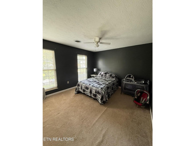 Welcome home to this beautiful traditional two-story residence - photo 25