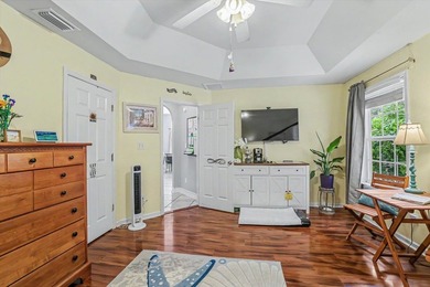Spacious 4-bedroom, 2-bath home situated on a desirable corner - photo 25