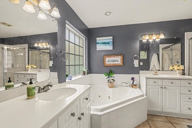 Spacious 4-bedroom, 2-bath home situated on a desirable corner - photo 26
