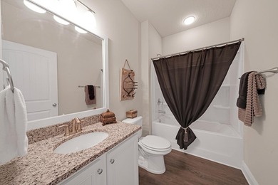 LOCATION! GATED COMMUNITY! MOVE IN READY! RENTALS SIX MONTHS OR - photo 27