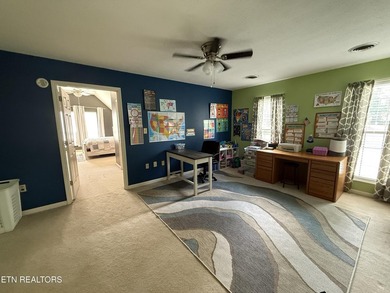 Welcome home to this beautiful traditional two-story residence - photo 28